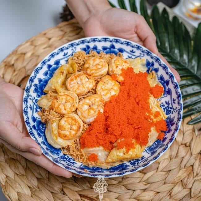 Stir Fried Instant Noodles with Ebiko Spicy, Sour, Satisfying, Full of