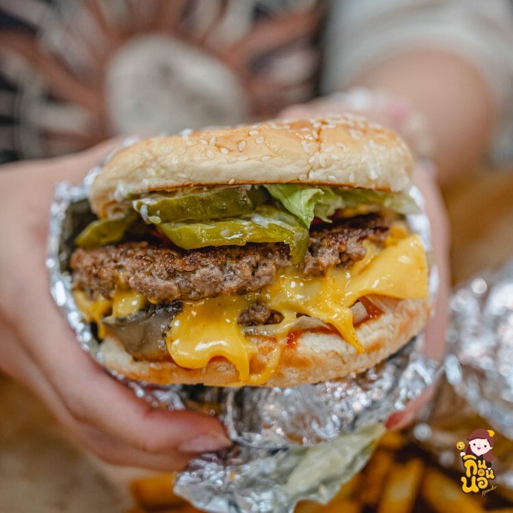 Five Guys Burger 1 ใน 3 สุดยอดเบอร์เกอร์อเมริกา lulla ร้านกิน . ที่